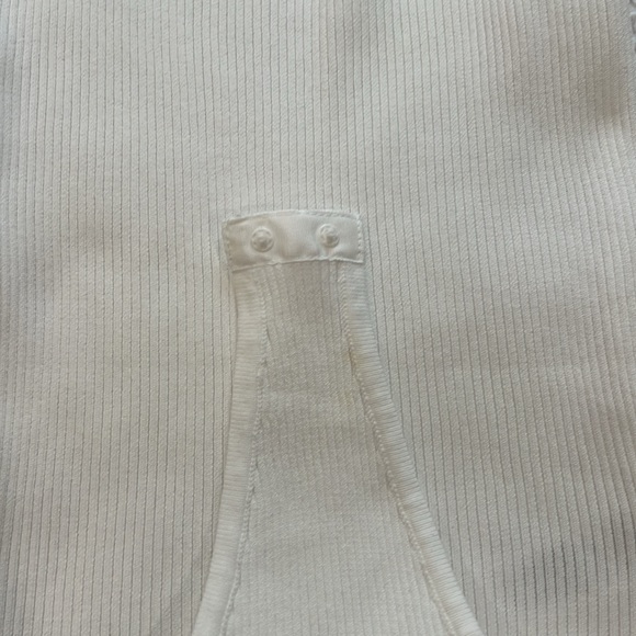 Women’s white bodysuit! XS! NWOT 💌🎀 - Picture 5 of 6